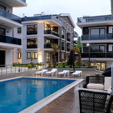 Flower City Suits Aparthotel *