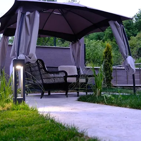 Flower City Suits Aparthotel