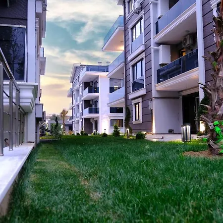 Flower City Suits Aparthotel