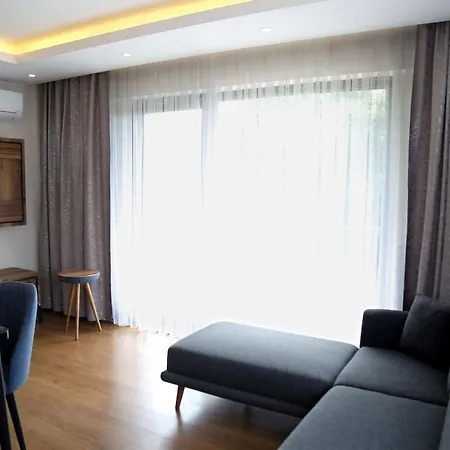 Aparthotel Flower City Suits *