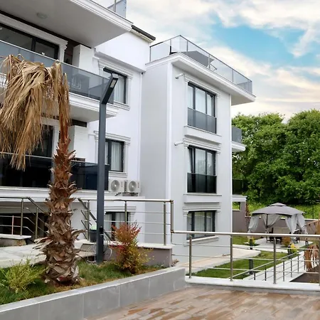 Flower City Suits Aparthotel