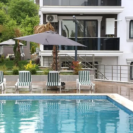 Flower City Suits Aparthotel *