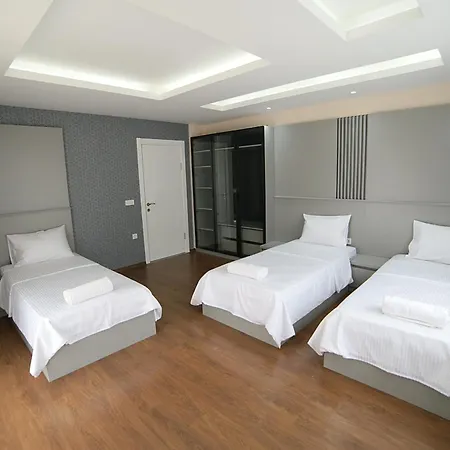 Aparthotel Flower City Suits